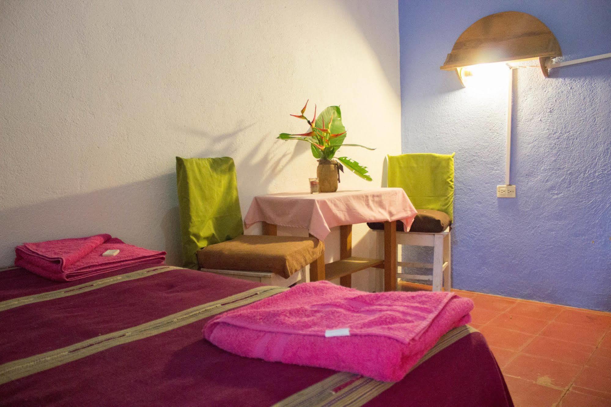 Hotel Y Restaurante La Casa Rosa Santa Cruz La Laguna Dış mekan fotoğraf