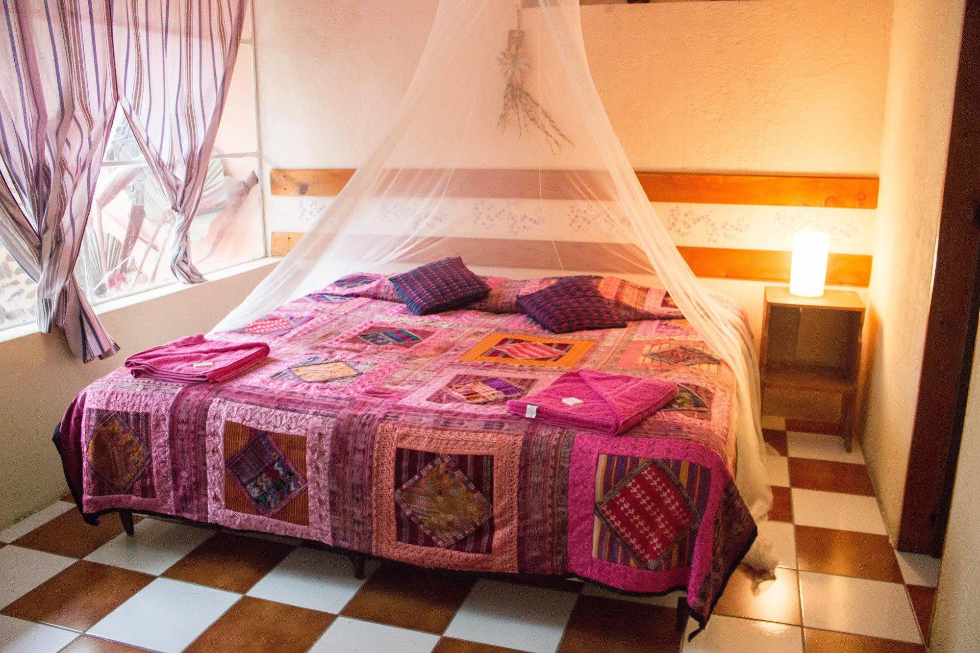 Hotel Y Restaurante La Casa Rosa Santa Cruz La Laguna Dış mekan fotoğraf