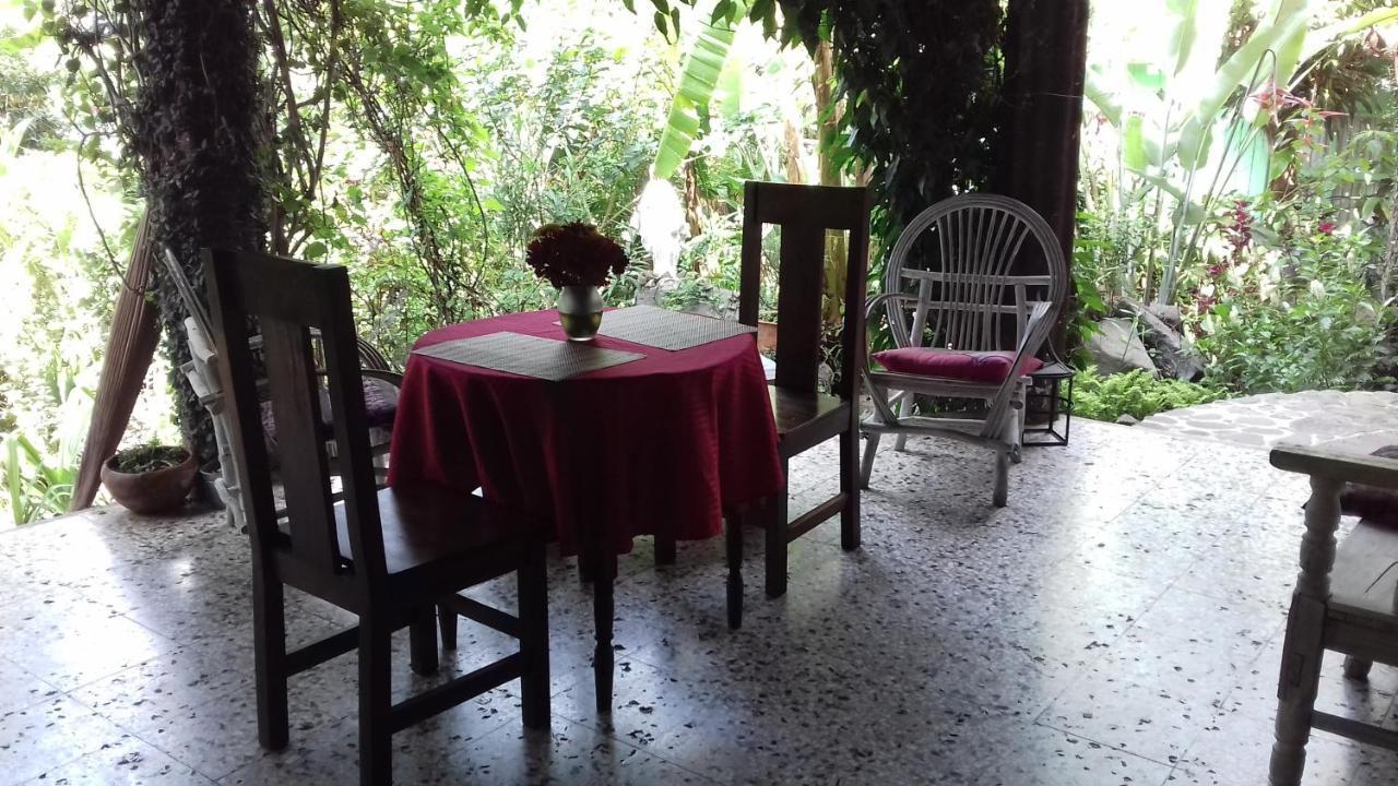 Hotel Y Restaurante La Casa Rosa Santa Cruz La Laguna Dış mekan fotoğraf